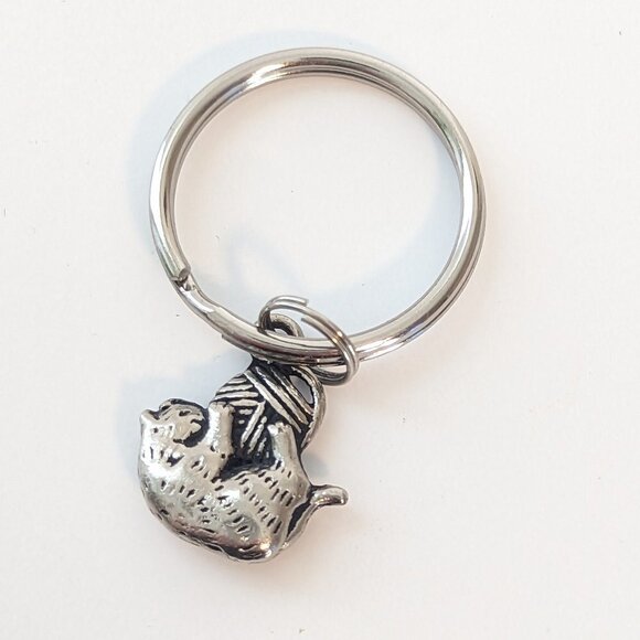 Silver Tone Playing Cat Yarn Ball Keychain Kitty Kitten - Picture 3 of 6